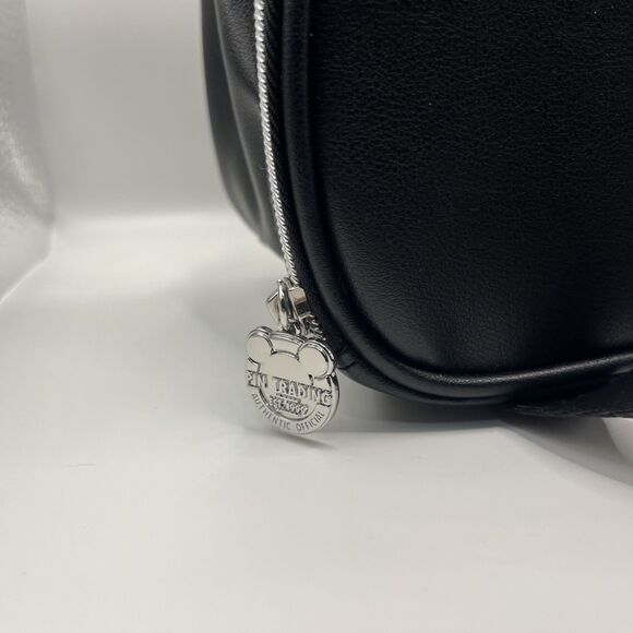 Disneyland Resort Mickey Mouse Pin Trader ITA Backpack - Picture 2 of 4